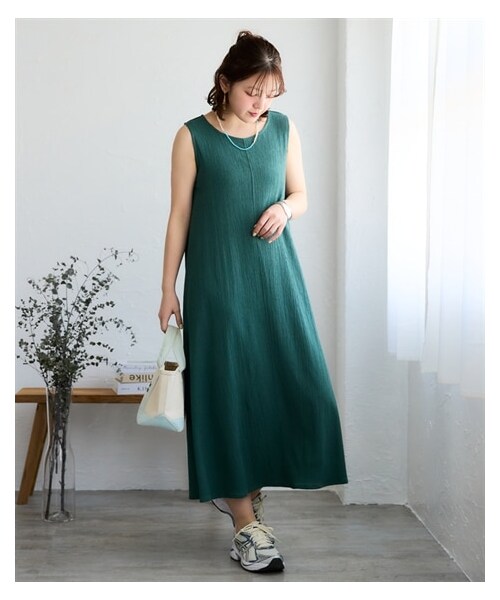 nissen（ニッセン）の「＜大きいサイズ＞涼しいサラサラカットソー楊柳ノースリーブワンピース（ロング丈）（ワンピース・レディース・[在庫限り]ラベンダー/[在庫限り]ベイクドオレンジ/黒/モカベージュ/モスカーキ/[在庫限り]スティールブルー/インクブルー/ピーチピンク/ベージュ/茶系ギンガム/ブルーグリーン・L/LL/3L/4L/5L/6L/8L/10L）」の6枚目の写真