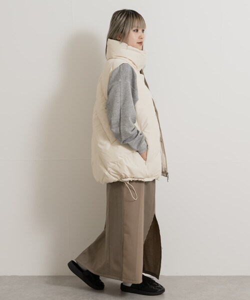 THE GOODLAND MARKET（ザグッドランドマーケット）の「KWD　STAND COLLAR DOWN VEST（その他アウター・レディース・Ivory/Black・one）」の9枚目の写真