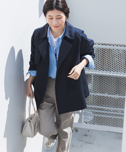 URBAN RESEARCH DOORS（アーバンリサーチドアーズ）の「撥水ショートトレンチ（ステンカラーコート・レディース・L.BEIGE/NAVY・Free）」の17枚目の写真