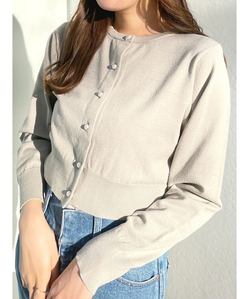 MERCURYDUO（マーキュリーデュオ）の「ビジューボタンカーデ（カーディガン/ボレロ・レディース・オフホワイト/ライトグレー/ブラック/ピンク/イエロー/ミントグリーン/アイスブルー/ベージュ・F）」の5枚目の写真