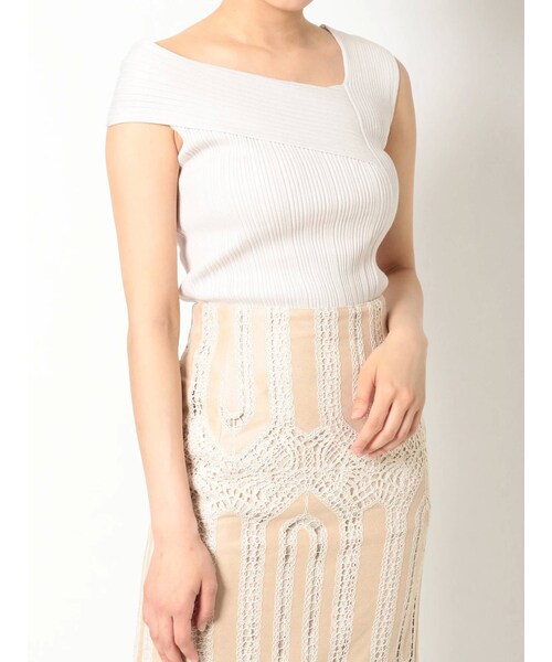 MERCURYDUO（マーキュリーデュオ）の「アシメネックチェンジリブコンパクトニット（ニット/セーター・レディース・ブラウン/オフホワイト/ベビーピンク/ブルー/ピンク・F）」の11枚目の写真