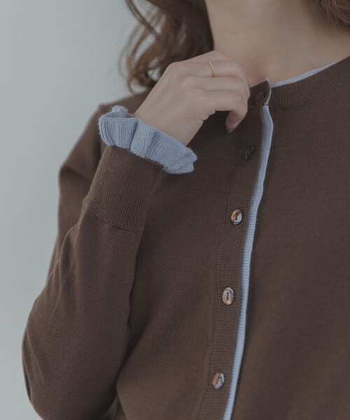 URBAN RESEARCH Sonny Label（アーバンリサーチサニーレーベル）の「配色フリルニットカーディガン（カーディガン/ボレロ・レディース・グレー/ネイビー/ブラウン・Free）」の2枚目の写真