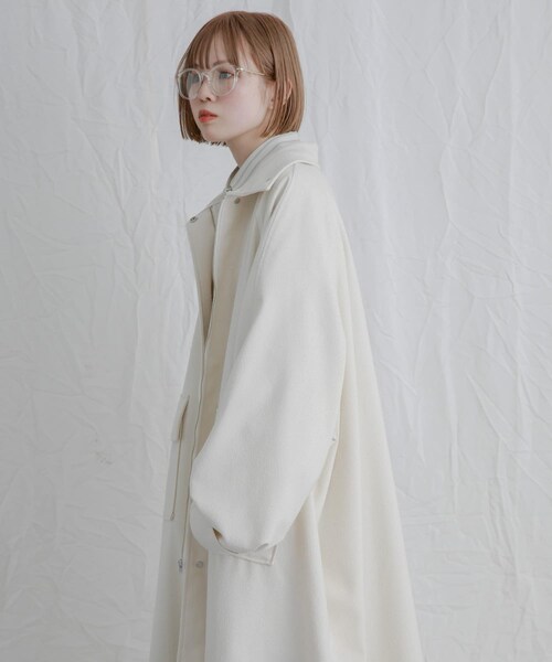 KBF（ケイビーエフ）の「スタンドカラーブークレコート（テーラードジャケット・レディース・IVORY/NAVY・one）」の9枚目の写真