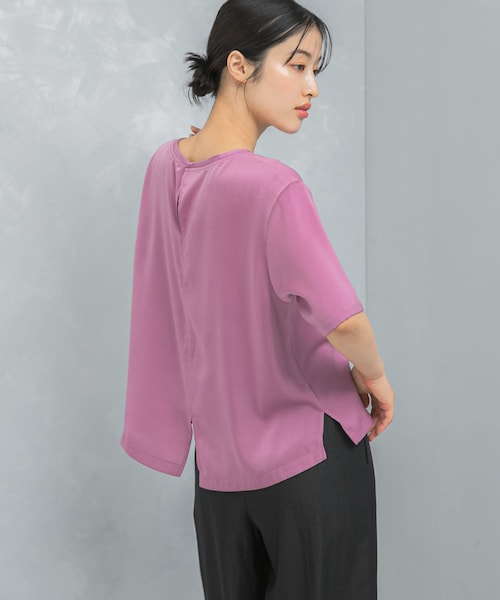 URBAN RESEARCH ROSSO（アーバンリサーチロッソ）の「UVカットサテンブラウス（Tシャツ/カットソー・レディース・MAUVEPINK/BLACK/OFF 1・Free）」の3枚目の写真