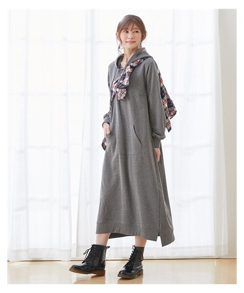 nissen（ニッセン）の「【産前・産後　授乳服】綿混スウェット　マタニティマキシ丈パーカーワンピース（マタニティウェア/グッズ・レディース・チャコール/【移行済】ブルーグレー/モカ/【移行済】杢グレー/ダークグリーン/グレージュ/イエローベージュ/ボルドー/ネイビー/ダークブラウン・マタニティM/マタニティL/マタニティLL/マタニティ3L/マタニティ4L/マタニティ5L/マタニティ6L）」の7枚目の写真