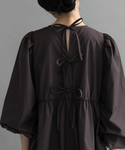 KBF（ケイビーエフ）の「『WEB限定』BACKリボンチュニック（チュニック・レディース・OFF/L.BLUE/D.BROWN・one）」の17枚目の写真