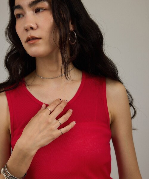 ADAM ET ROPE'（アダムエロペ）の「nu=layerスクープネックタンクトップ（タンクトップ・レディース・ブラック/ライトグレー/ホワイト/レッド・F）」の7枚目の写真