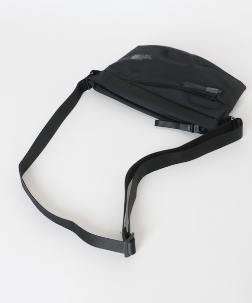 URBAN RESEARCH Sonny Label（アーバンリサーチサニーレーベル）の「THE NORTH FACE　PYRENEES SHOULDER S（ショルダーバッグ・メンズ・ブラック/ソープストーン/スレートグレー・One）」の10枚目の写真