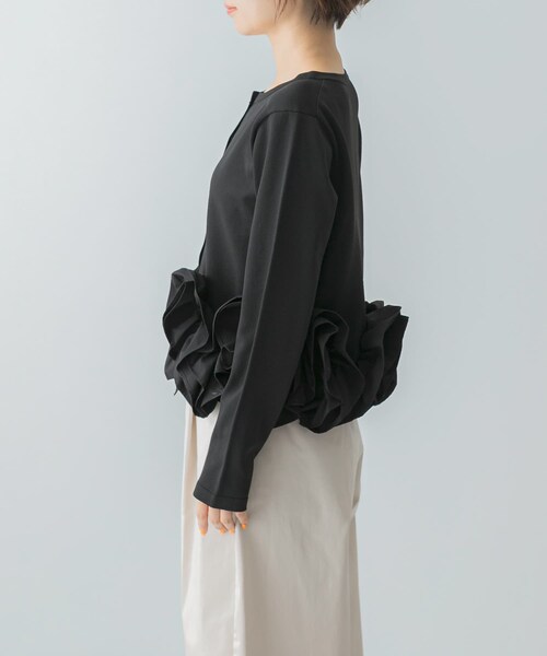 URBAN RESEARCH ROSSO（アーバンリサーチロッソ）の「Mewl　ペタルフリルカーディガン（カーディガン/ボレロ・レディース・WHITE/BLACK・Free）」の11枚目の写真