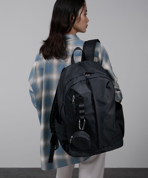 ADAM ET ROPE'(アダムエロペ)の「【WEB限定】ラウンドポーチ&エコバッグ付きリュック(バックパック/リュック・レディース・ブラック/グレー/グレー系・F)」の1枚目の写真