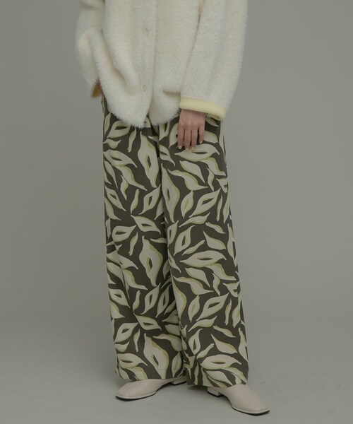URBAN RESEARCH Sonny Label（アーバンリサーチサニーレーベル）の「ニュアンスプリントイージーパンツ（その他パンツ・レディース・ベージュ系/チャコール系/ブラウン系・Free）」の17枚目の写真