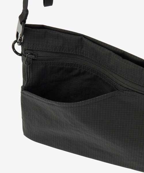 URBAN RESEARCH DOORS(アーバンリサーチドアーズ)の「THE NORTH FACE RAFTER SHOULDER POUCH MSP(ショルダーバッグ・レディース・Kブラック/TIティングレー/ABブルー・One)」の9枚目の写真