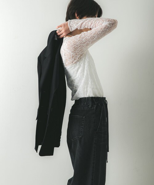 URBAN RESEARCH（アーバンリサーチ）の「ストレッチレースクルーネックブラウス（Tシャツ/カットソー・レディース・OFF/BLACK・FREE）」の14枚目の写真