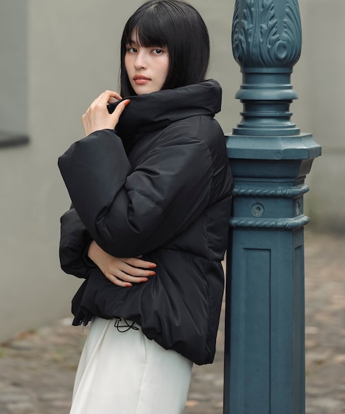 VIS（ビス）の「【アウター総選挙3位】フード取り外し可能軽量ダウンブルゾン/2WAY・撥水加工（ダウンジャケット/コート・レディース・ブラック/オフホワイト/ピンク・L/M）」の20枚目の写真