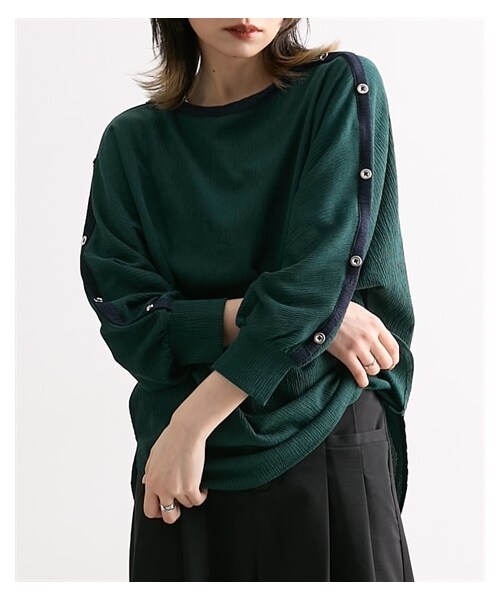 nissen（ニッセン）の「肩ボタン付配色ネックプルオーバー ［Soiunique］（Tシャツ/カットソー・レディース・ブラック×オフ/グリーン×ネイビー・M/L/LL）」の5枚目の写真