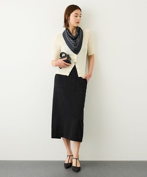 ROPE'（ロペ）の「ROPE' リバイバルシルクスカーフ/ Lサイズ・26AW（バンダナ/スカーフ・レディース・ブラック/オフホワイト/カーキ/ピンク/オレンジ・F）」の19枚目の写真