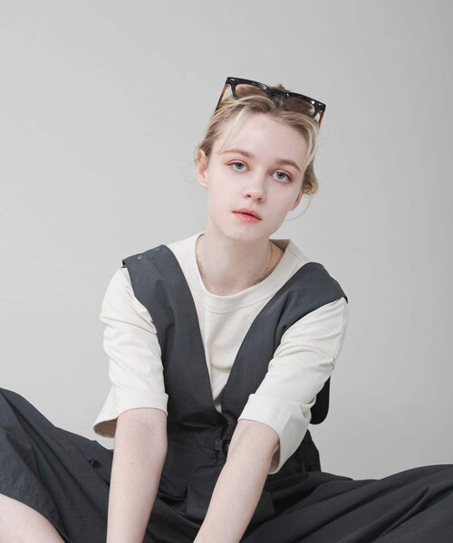 EKAL（エカル）の「『吸水速乾/UVカット』DRY OUT SHORT LENGTH T-SHIRTS（Tシャツ/カットソー・レディース・ダークプラム/ホワイト/アイボリー/ベージュ/チャコール/サルチャ/ブラウンカーキ・FREE）」の2枚目の写真