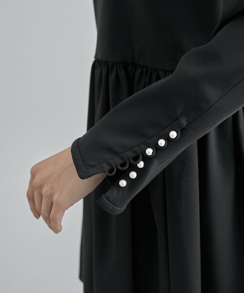 ROPE'（ロペ）の「【限定店舗・J'aDoRe限定】エレガンスティアードブラウス（シャツ/ブラウス・レディース・ブラック・38/36）」の15枚目の写真