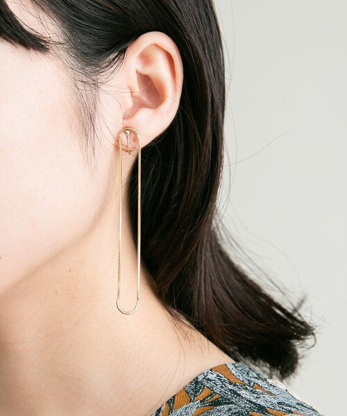 KBF（ケイビーエフ）の「ロングオーバルチェーンイヤリング（イヤリング・レディース・GOLD/SILVER・one）」の2枚目の写真