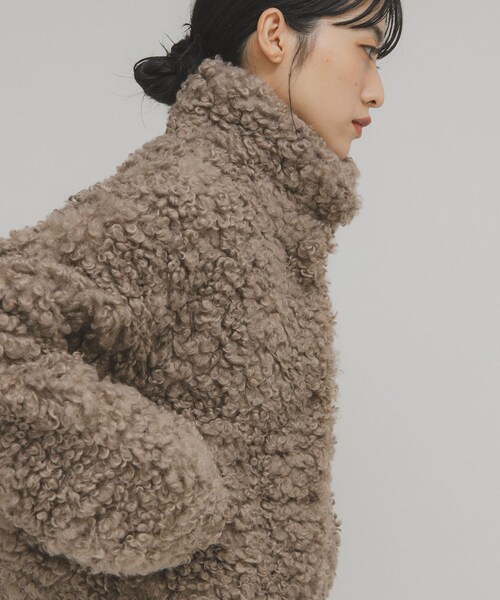 KBF（ケイビーエフ）の「フォルムボアジャケット（テーラードジャケット・レディース・SOY/MATCHA/GREIGE・One）」の17枚目の写真