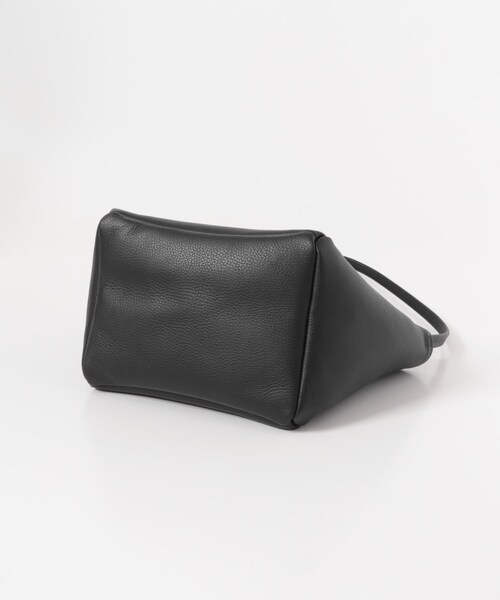 URBAN RESEARCH（アーバンリサーチ）の「MARROW　HANDLE TOTE MEDIUM（トートバッグ・レディース・BLACK・-）」の5枚目の写真