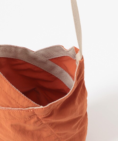 EKAL（エカル）の「HOBO　AZUMA SHOULDER BAG S NR（ショルダーバッグ・メンズ・ORANGE/BLACK・one）」の9枚目の写真
