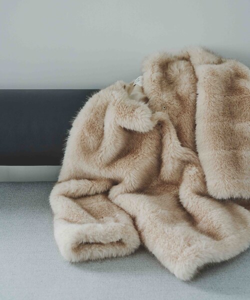 THINK FUR Border Fur Coat