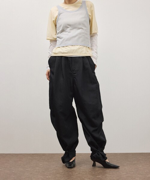 ADAM ET ROPE'（アダムエロペ）の「2WAYヘムパラシュートパンツ（その他パンツ・レディース・ブラック/オフホワイト/レッド系・36/38）」の3枚目の写真