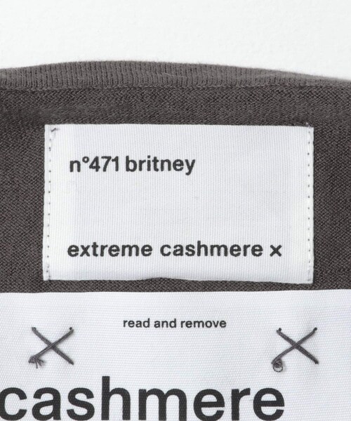 URBAN RESEARCH（アーバンリサーチ）の「Extreme Cashmere　BRITNEY（キャミソール・レディース・BONE/RAVEN/MUD/GRASS/CORN/OLEANDER・-）」の16枚目の写真