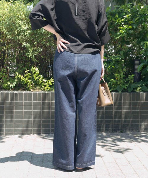 ITEMS URBANRESEARCH（アイテムズ アーバンリサーチ）の「ウエストタックデニムパンツ（デニムパンツ・レディース・BLU/IDG・S/M）」の11枚目の写真