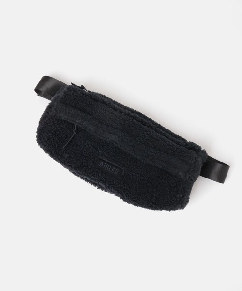 THE GOODLAND MARKET（ザグッドランドマーケット）の「AIGLE　シェルパフリース バムバッグ（ショルダーバッグ・レディース・NOIR/OSIER・one）」の2枚目の写真