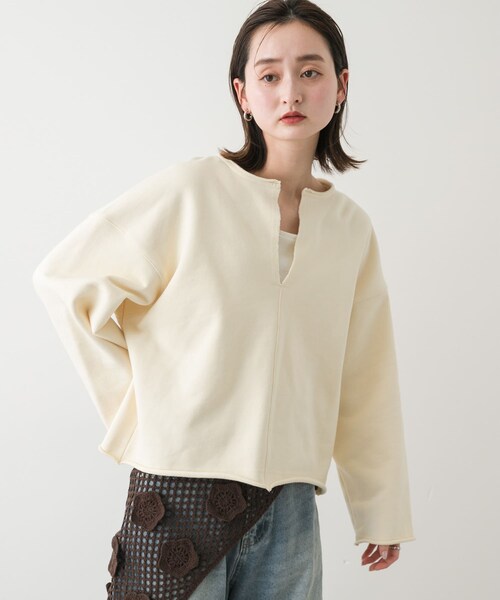 SENSE OF PLACE by URBAN RESEARCH（センスオブプレイスバイアーバンリサーチ）の「Vネックルーズスウェット（スウェット・レディース・OFF WHITE/CORAL/BLACK・one）」の6枚目の写真