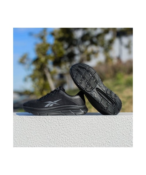 Reebok(リーボック)の「ロード ストライダー / ROAD STRIDER (スニーカー・メンズ・100233882/100233883/100233884/100233885/100245427/100245426/100245428/100245429/100256908/100256910/100256912/100256916・245 (24.5cm)/250 (25.0cm)/255 (25.5cm)/260 (26.0cm)/265 (26.5cm)/270 (27.0cm)/275 (27.5cm)/280 (28.0cm)/285 (28.5cm)/290 (29.0cm)/300 (30.0cm)/310 (31.0cm)/250 (25cm)/260 (26cm)/270 (27cm)/280 (28cm)/290 (29cm)/300 (30cm)/310 (31cm))」の3枚目の写真