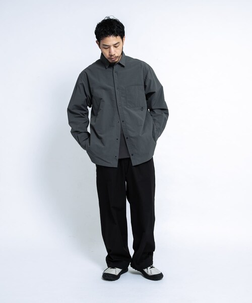 EKAL（エカル）の「『UR TECH』ナイロンタッサーロングスリーブシャツ（シャツ/ブラウス・メンズ・レイクサンリーフ/イエロー/ネイビー/グラファイト/レイクブルー・M/L/XL）」の13枚目の写真