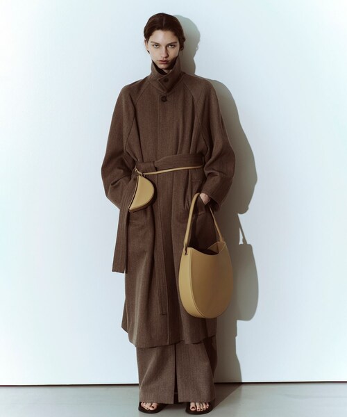 ADAM ET ROPE'(アダムエロペ)の「【PFT】Tamago Medium バッグ(ショルダーバッグ・レディース・ホワイト/ブラウン/キャメル・F)」の8枚目の写真