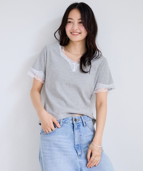 VIS（ビス）の「レーストリムVネックTシャツ/汗ジミ加工（Tシャツ/カットソー・レディース・ブラック/ライトグレー/オフホワイト・F）」の8枚目の写真