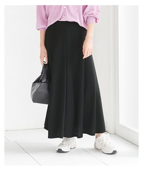 nissen（ニッセン）の「大きいサイズ美ラクRUタッチ8枚ハギ切替フレアマキシスカート（ゆったりヒップ）（接触冷感・UVカット）（スカート・レディース・アプリコット/エメラルドグリーン/モカブラウン/黒・L/LL/3L/4L/5L/6L/8L/10L）」の2枚目の写真