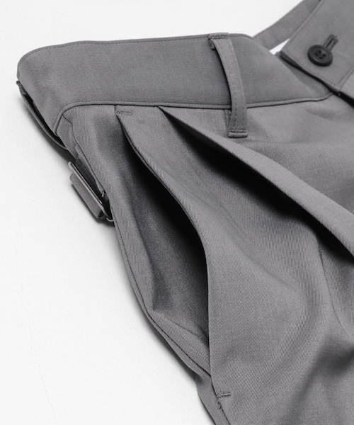 EKAL(エカル)の「White Mountaineering 8 TUCK WIDE SHORT PANTS(その他パンツ・メンズ・BLACK/CHARCOAL/KHAKI・2/3)」の14枚目の写真