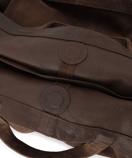 ADAM ET ROPE'(アダムエロペ)の「【J'aDoRe・一部店舗限定】【Morphee(モルフェ)】MESSENGER(OIL SUEDE)(メッセンジャーバッグ・レディース・ブラウン・F)」の8枚目の写真