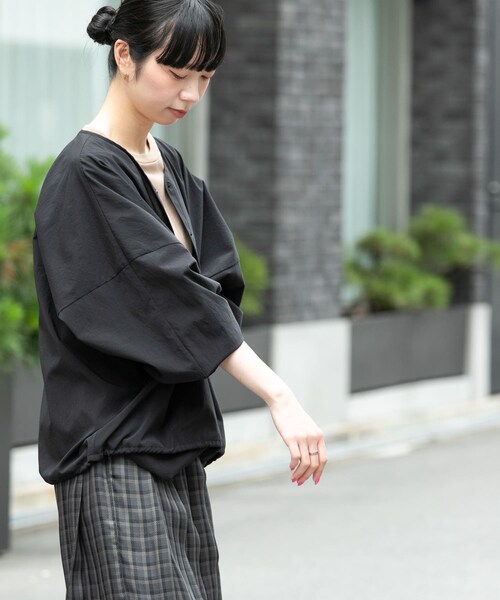 EKAL(エカル)の「『速乾/通気性』DOT AIR CARDIGAN(カーディガン/ボレロ・レディース・ブラック/グレージュ/ネイビー・One)」の9枚目の写真