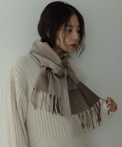 URBAN RESEARCH Sonny Label（アーバンリサーチサニーレーベル）の「ブロックチェックストール（ストール/ショール・レディース・グレー系/ベージュ系/ブラウン系・One）」の6枚目の写真