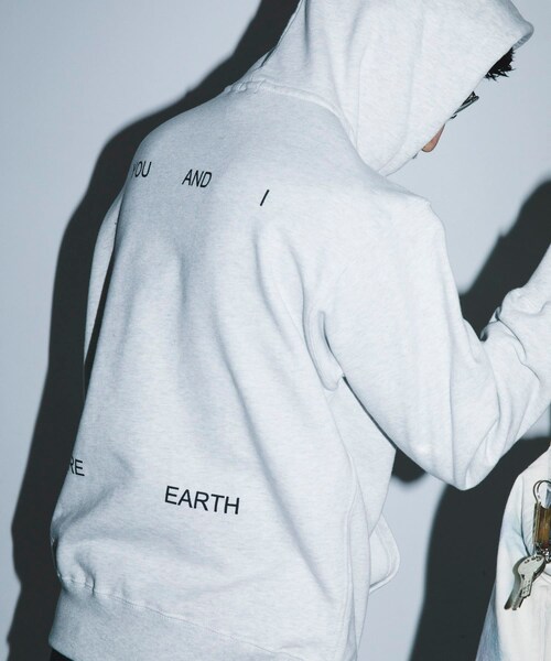 URBAN RESEARCH(アーバンリサーチ)の「BLANKMAG B/W photo Hoodie(パーカー・メンズ・Ash/Black・M/L/XL)」の13枚目の写真