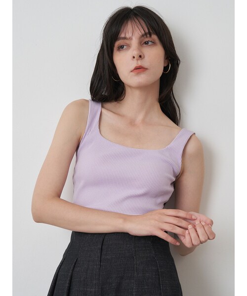 ELENDEEK（エレンディーク）の「SQUARE NECK PAD TANK（タンクトップ・レディース・オフホワイト/グレー/ブラック/ピンク/イエロー/ブラウン/パープル・F）」の22枚目の写真