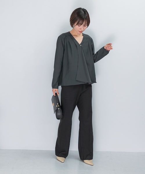 URBAN RESEARCH ROSSO（アーバンリサーチロッソ）の「防シワセミフレアパンツ（その他パンツ・レディース・GRAY/BLACK・34/36/38/40）」の8枚目の写真