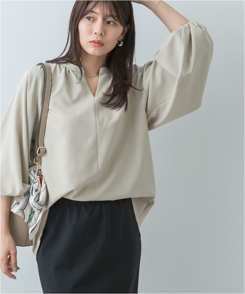 URBAN RESEARCH ROSSO（アーバンリサーチロッソ）の「F by ROSSO　イージーケアバルーンスリーブブラウス（シャツ/ブラウス・レディース・SAND BEIGE/GRAY/NAVY・FREE）」の4枚目の写真