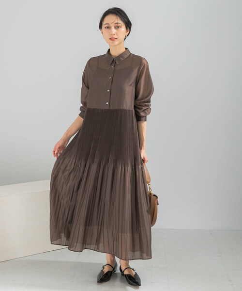 URBAN RESEARCH ROSSO（アーバンリサーチロッソ）の「プリーツロングシャツワンピース（ワンピース・レディース・BLUE/BROWN・Free）」の4枚目の写真