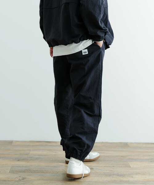 ITEMS URBANRESEARCH（アイテムズ アーバンリサーチ）の「ddp　Nylon Wide Pants（その他パンツ・メンズ・BLK/IVO/BLU・M/L）」の14枚目の写真