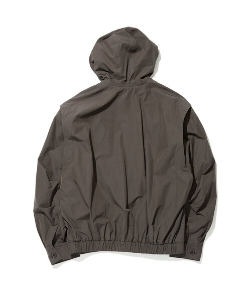 ADAM ET ROPE'（アダムエロペ）の「【AMOMENTO/アモーメント】COTTON NYLON VOLUME JUMPER（その他アウター・メンズ・チャコール/ライトグレー・L/M）」の13枚目の写真