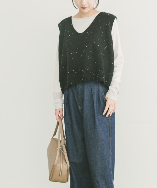ITEMS URBANRESEARCH(アイテムズ アーバンリサーチ)の「スパンコールVネックニットベスト(ニット/セーター・レディース・BRN/WHT/BLK・FREE)」の16枚目の写真