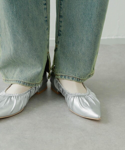 SENSE OF PLACE by URBAN RESEARCH（センスオブプレイスバイアーバンリサーチ）の「ギャザーフラットシューズ（バレエシューズ・レディース・BLACK/IVORY/SILVER・S/M/L）」の3枚目の写真